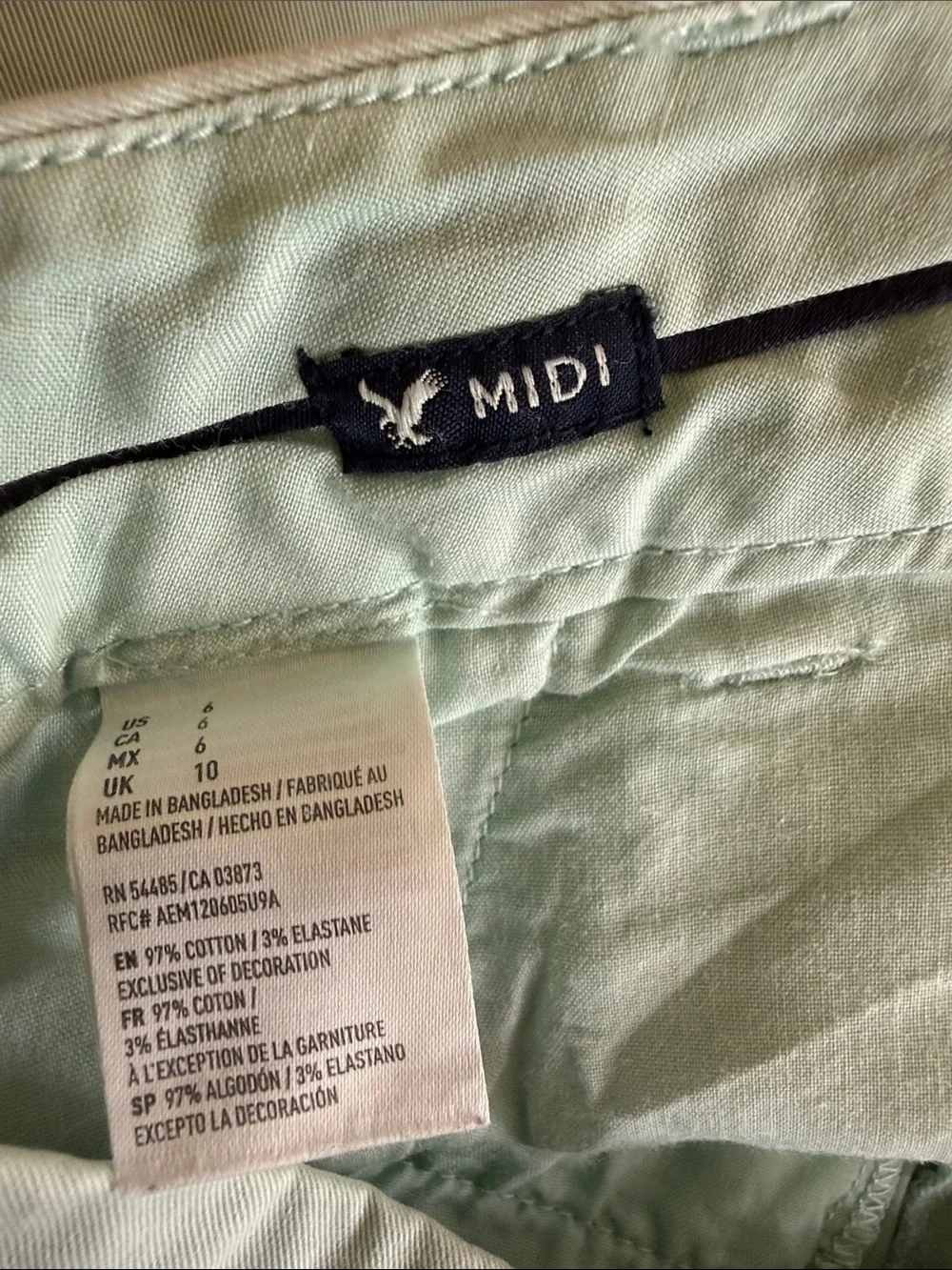 American Eagle Outfitters • Mint Green Pastel Spring Cotton Stretch Midi Shorts
